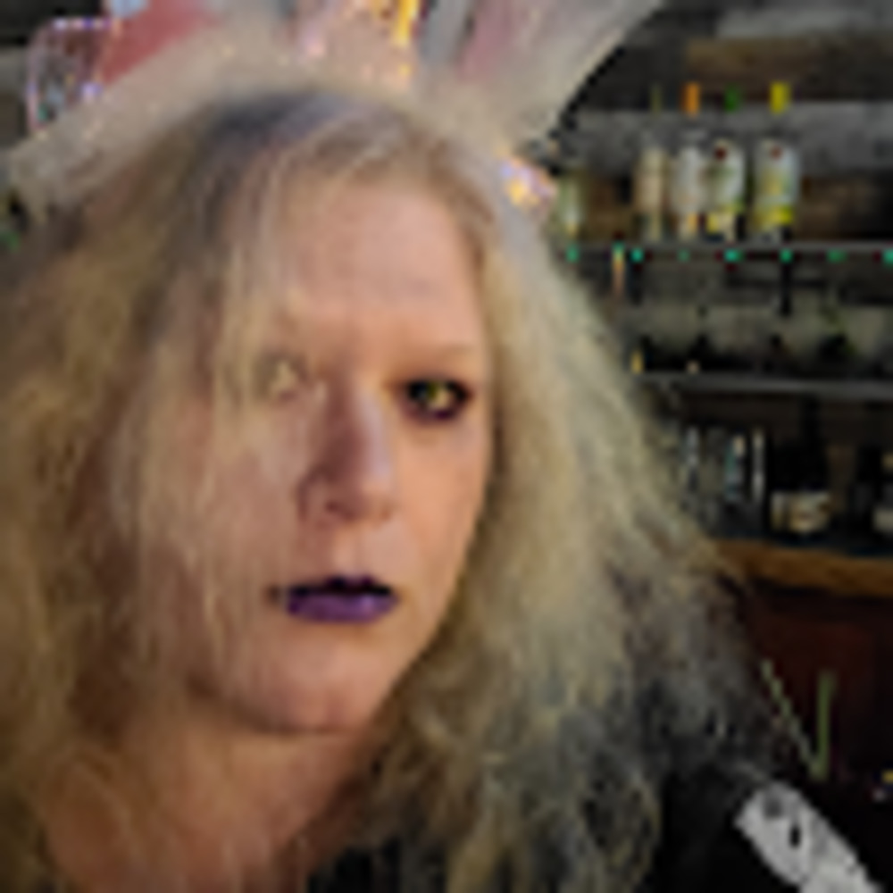 Meet your Posher, April